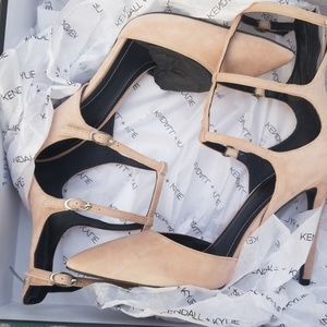 NEW KENDALL + KYLIE Kalisha Natural Suede Pumps